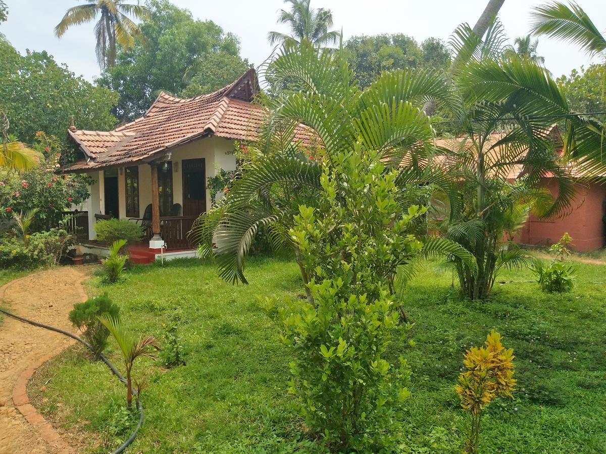 Pozhiyoram Ayurveda Beach Resort Alappuzha Exterior photo
