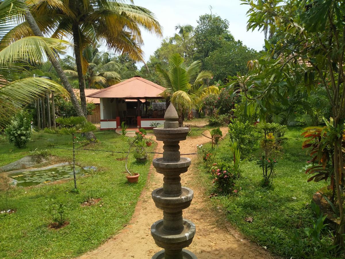 Pozhiyoram Ayurveda Beach Resort Alappuzha Exterior photo