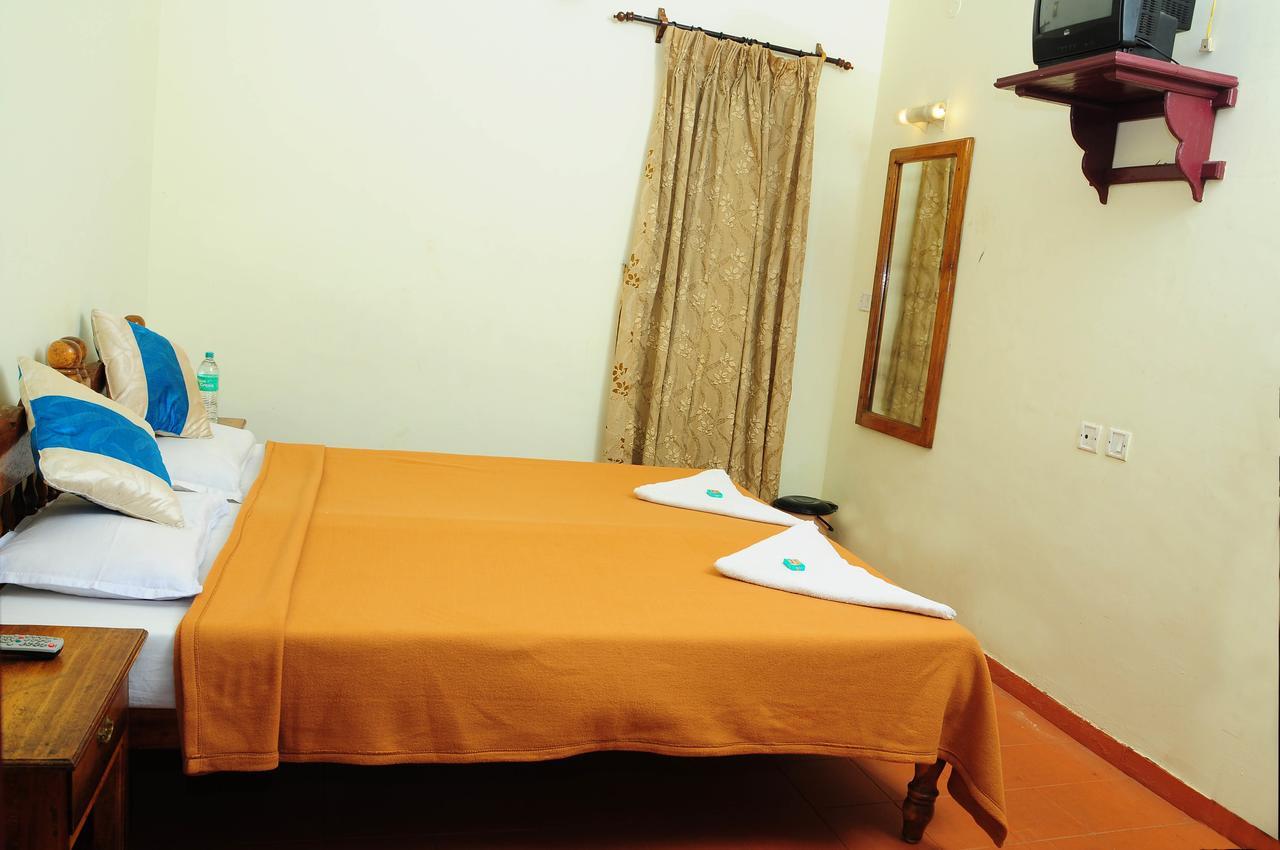 Pozhiyoram Ayurveda Beach Resort Alappuzha Exterior photo