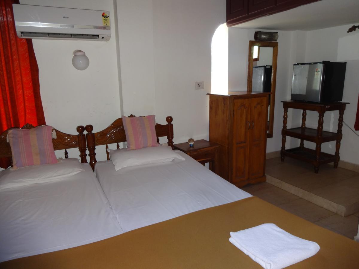 Pozhiyoram Ayurveda Beach Resort Alappuzha Exterior photo